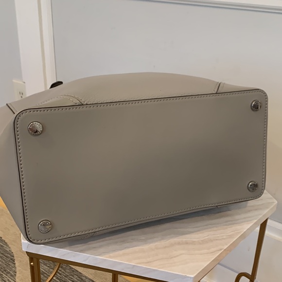 Michael Kors Bag Aria Pebbled Tote - Picture 8 of 17